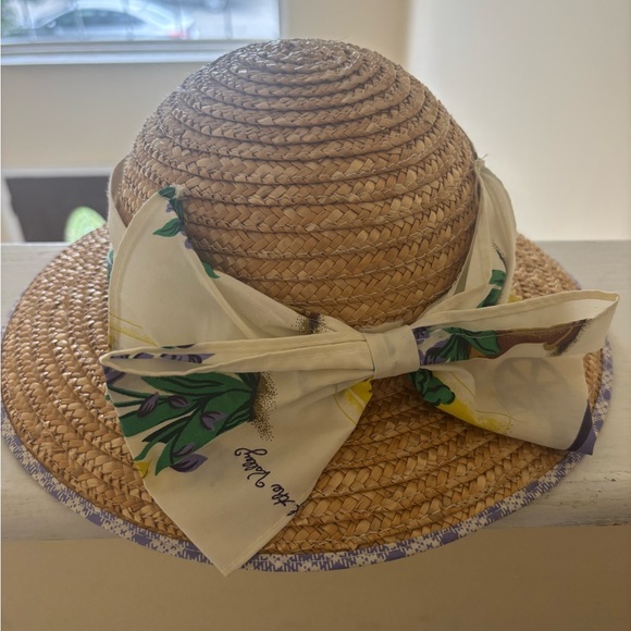 Accessories - Straw Hat with Summer-Themed Bow